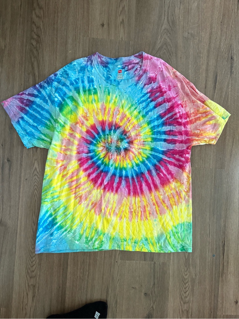 Tie-Dye T-Shirt in Rainbow colors Size XL Mint Condition
